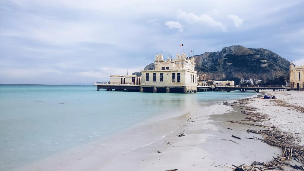 B&B Casa Chinaski Mondello Exteriér fotografie